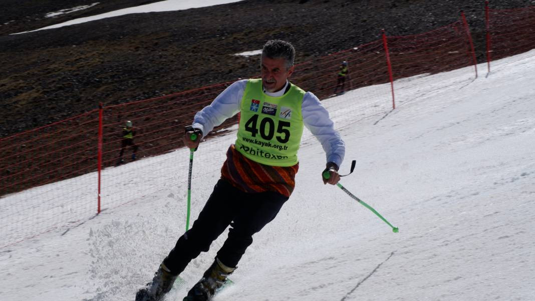 Haziran'da kayak keyfini doyasıya yaşadılar - Resim: 1